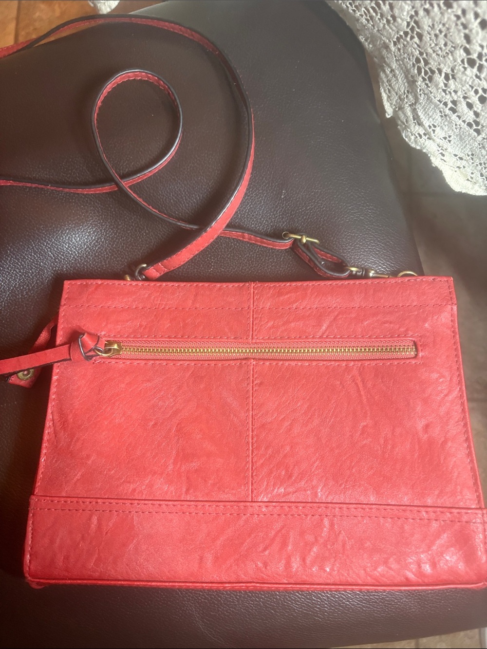 Bueno Vibrant Red/rust Leather Shoulder Bag